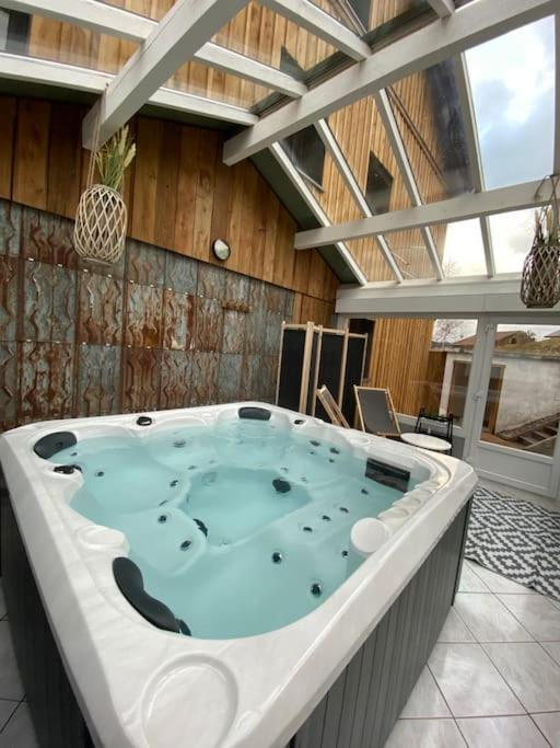 Apartment Le Nid D'abeille Pour 2 Pers,2spa,belle Vue Avec Terrasse *