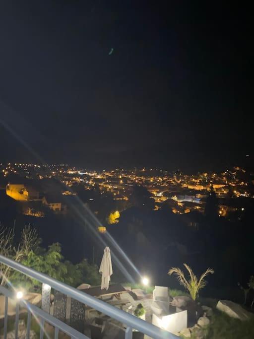 Le Nid D'abeille Pour 2 Pers,2spa,belle Vue Avec Terrasse